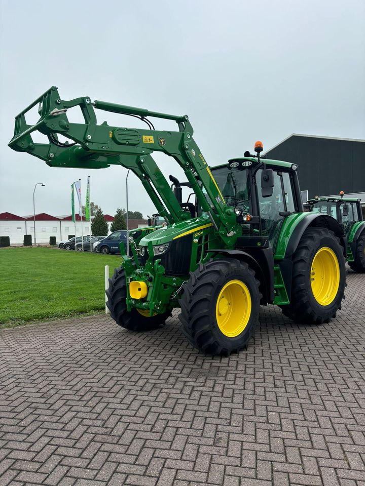  Een nieuwe John Deere 6120M mochten