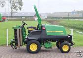 John Deere TC 8400